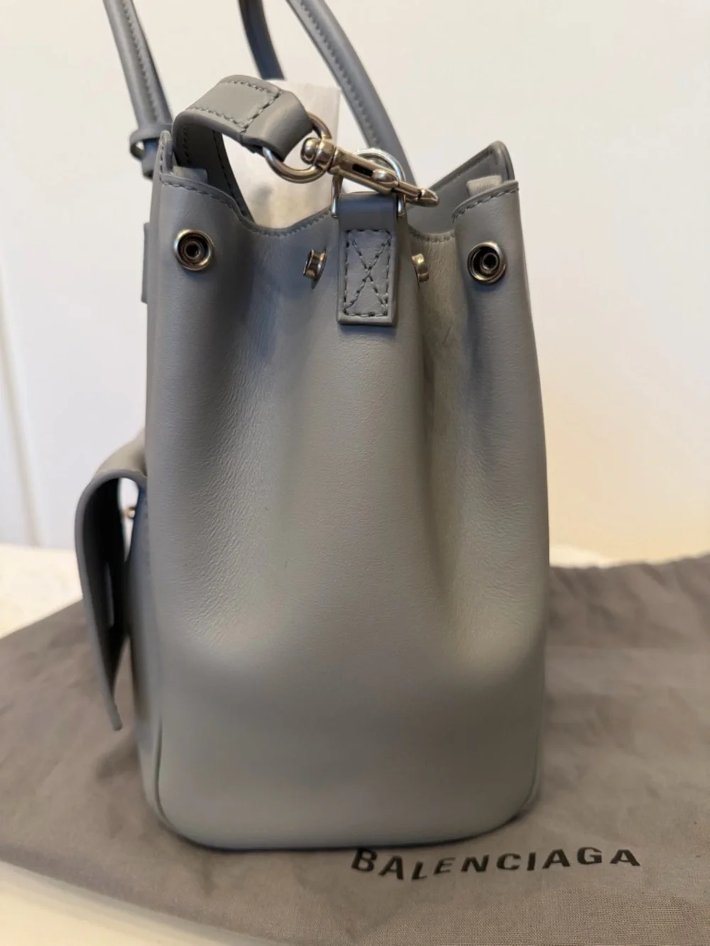 Balenciaga BEL AIR CARRY ALL BAG SMALL IN CLOUD GREY - Picture 10 of 16